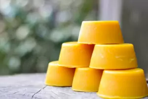 Лечение с пчелен восък