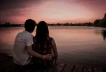 10 признака че той те харесва