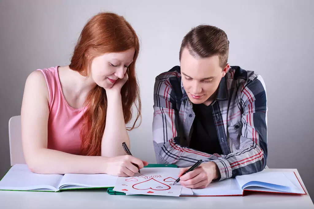 Как да разберете дали той ви харесва