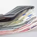 Как да задържите парите в къщи