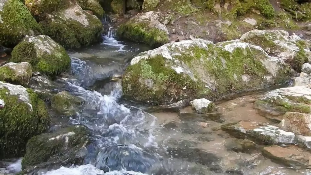 Лечебен извор до село Джулюница