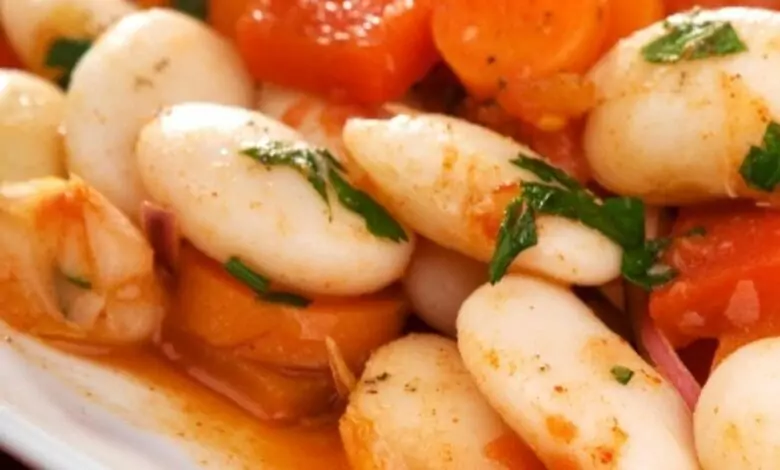 Бобена салата с моркови и печени чушки