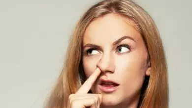 Бъркането в носа