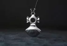 Къмсет с амулет