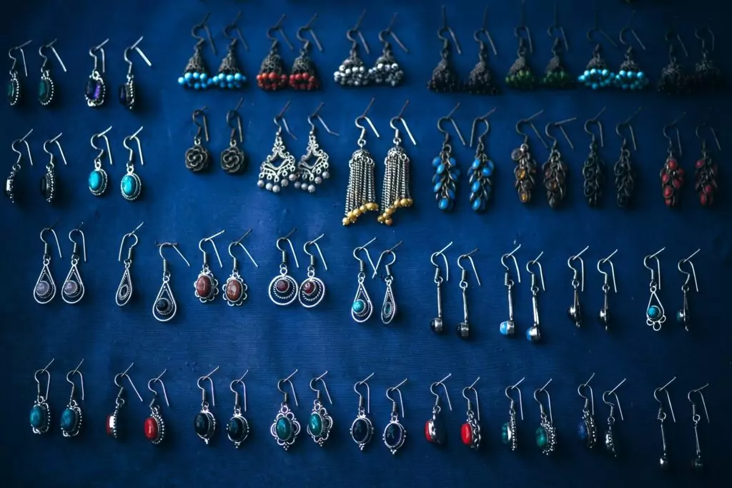 Обеците и тяхната сила - различни камъчета