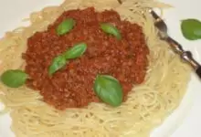 Спагети със сос болонезе