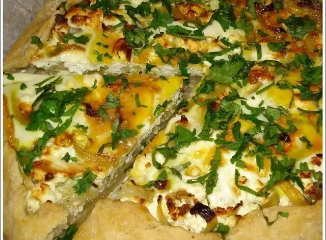 Тарта с лук, сирене и яйца