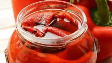 червени чушки мариновани