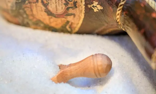 Разваляне на магия с морска сол