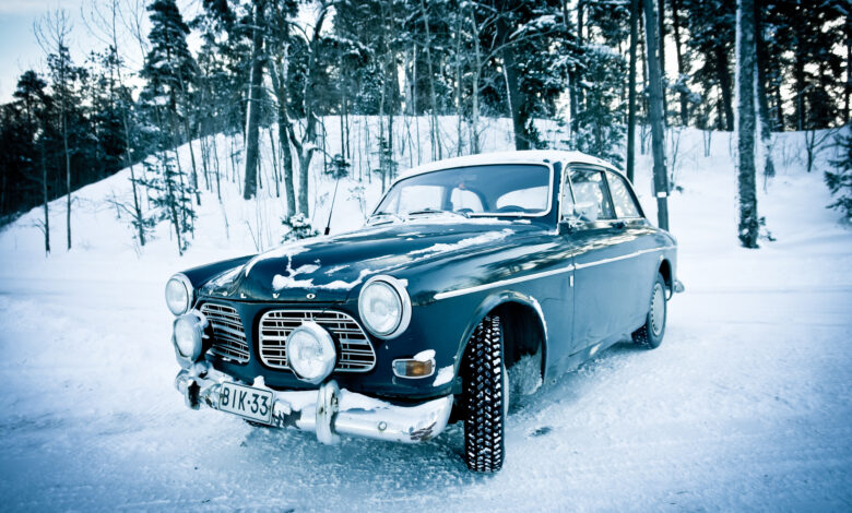 кола през зимата