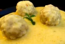 Кюфтета с бял сос