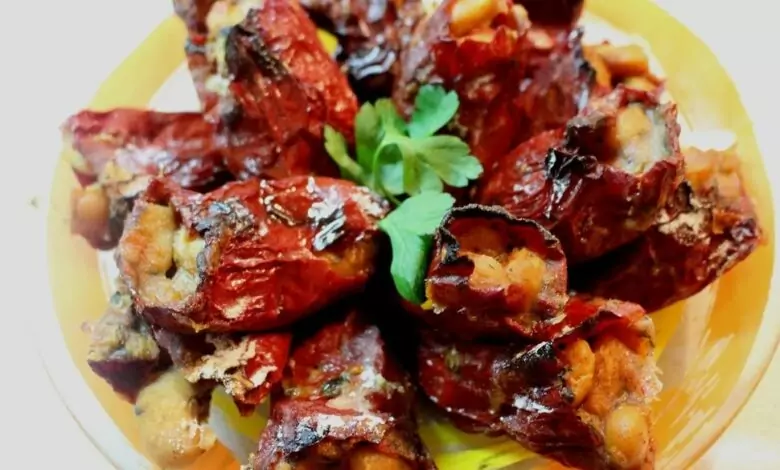 Пълнени чушки с боб и кисело зеле