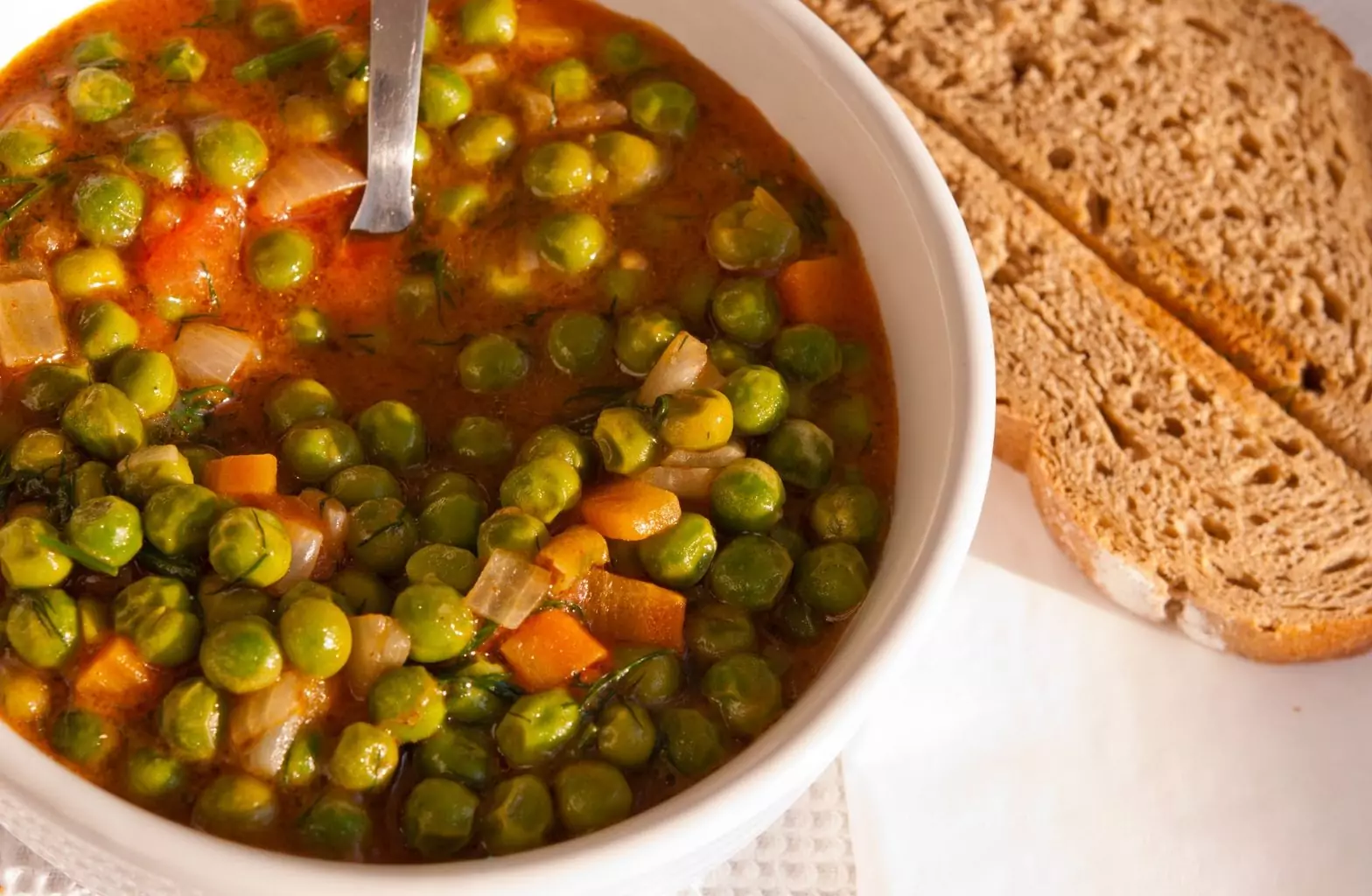 яхния с грах