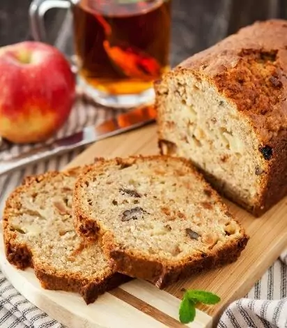 сладкиш с ябълки