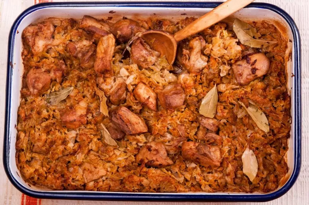 Свинско с кисело зеле