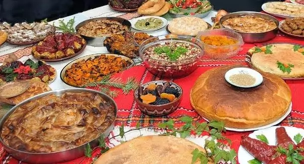 Празничната трапеза на Ивановден Празничната трапеза на Ивановден