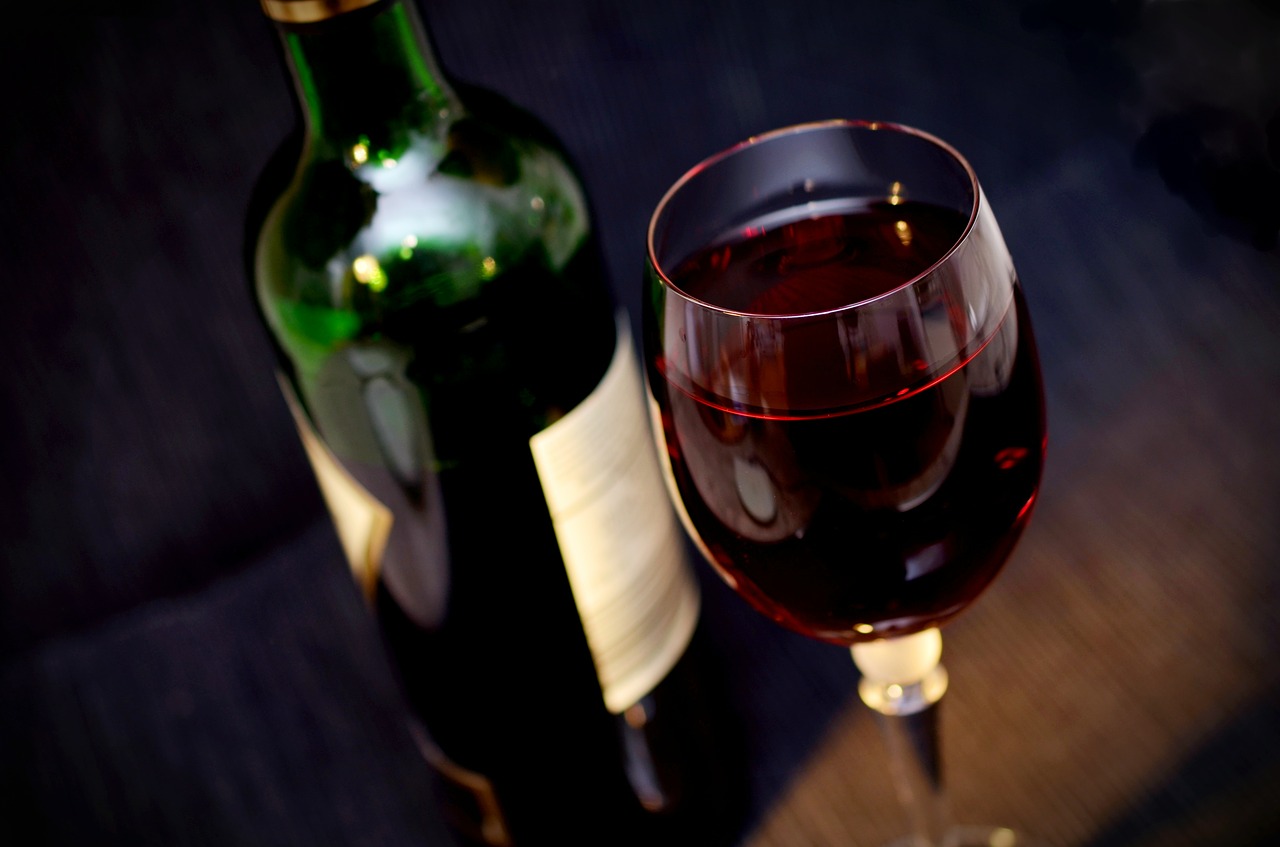Трапезата на Трифоновден - червено вино