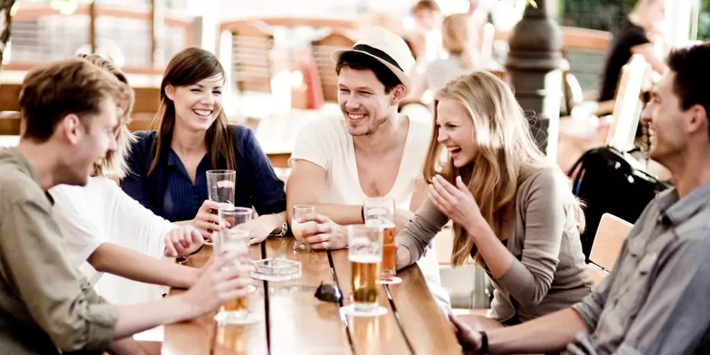 социални контакти