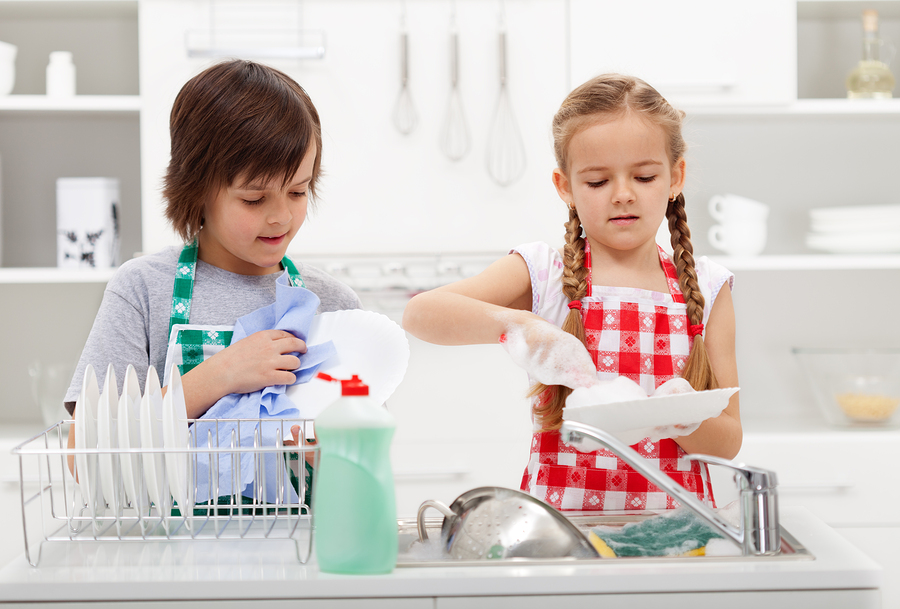 Калявайте малчуганите от малки - домакинска работа