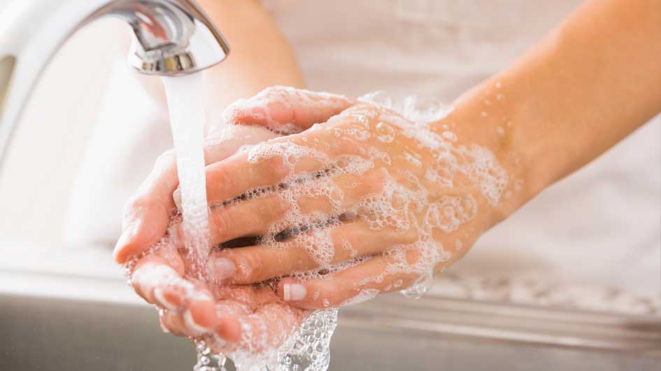 Вода и сапун вместо антибактериални миещи средства