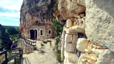 строеж обичаи