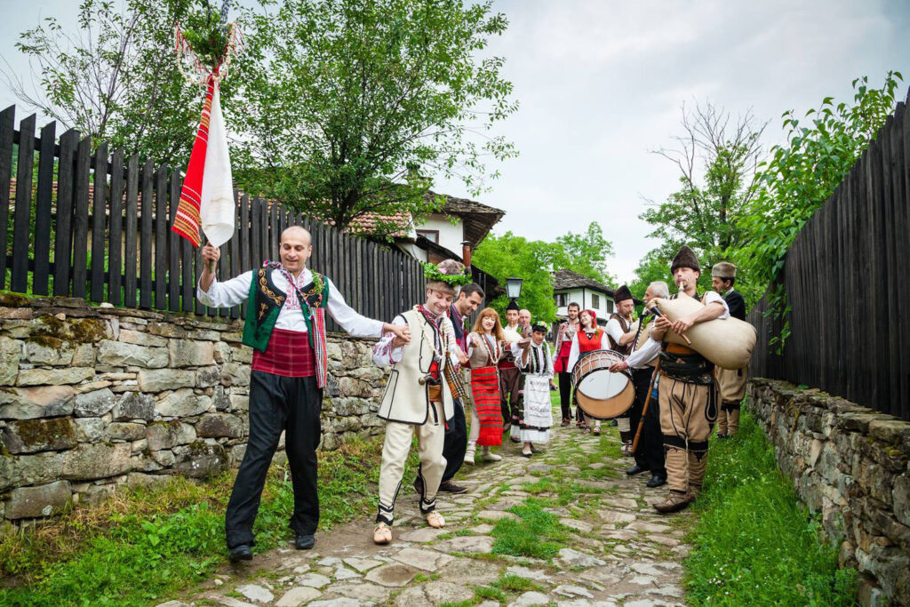 Български предсватбени обичаи и обреди
