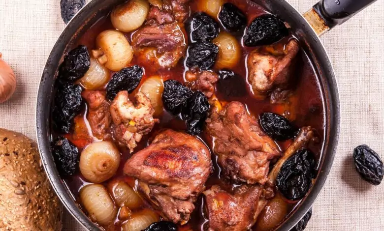 свинско месо и сини сливи