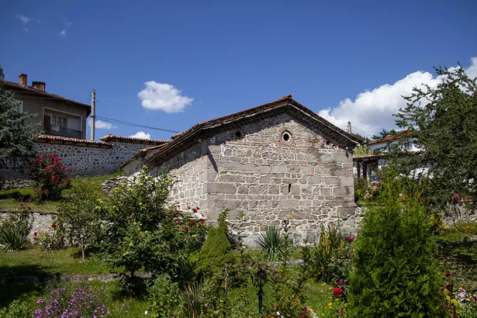 Църква “Свети Теодор Тирон и Теодор Стратилат" Църква “Свети Теодор Тирон и Теодор Стратилат"