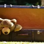 Празнотата отблъсква богатството