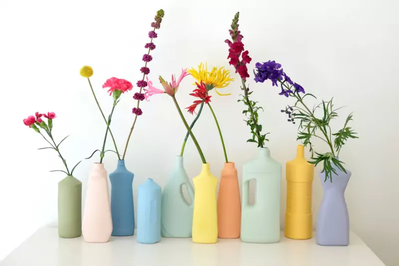 Празнотата отблъсква богатството - вази Празнотата отблъсква богатството - вази