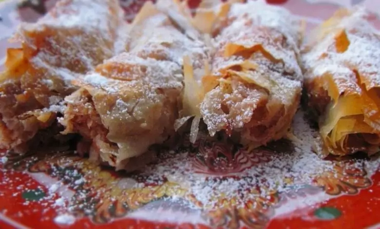 Баница с ябълки и локум