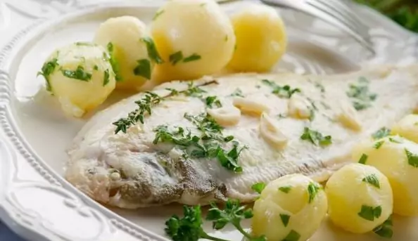 Варена Риба