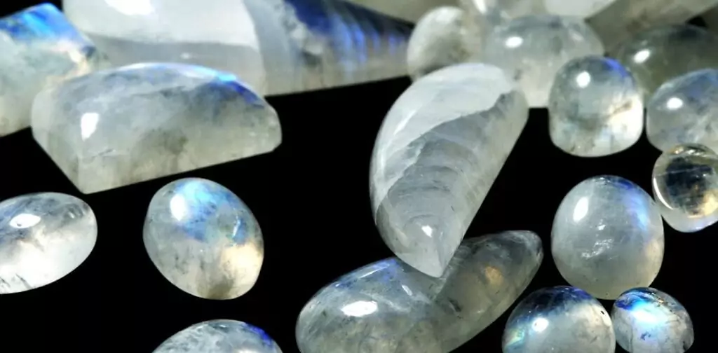 Лунен камък Лунен камък