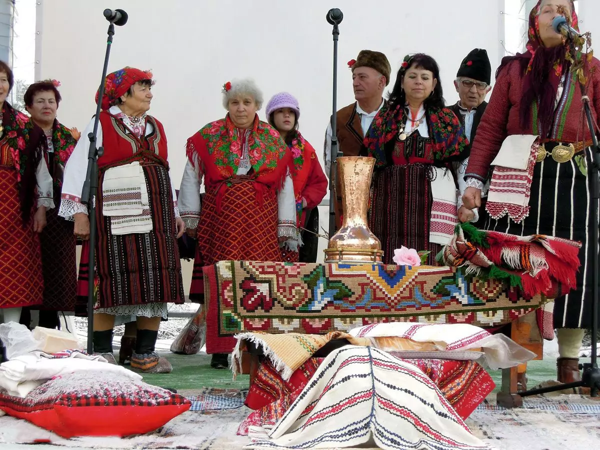 Бабинден традиции