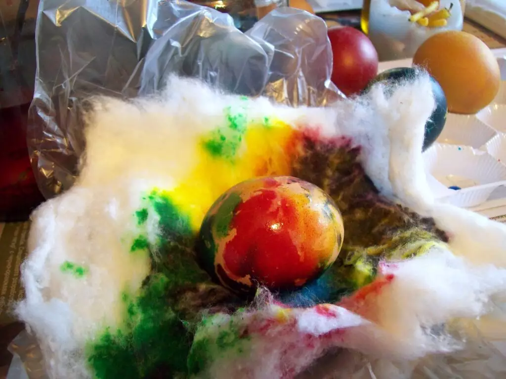 15 оригинални идеи за боядисване на яйца - с памук