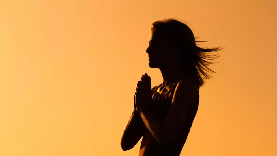 със затворени очи си внушавайте положителни, конструктивни мисли със затворени очи си внушавайте положителни, конструктивни мисли