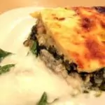 Зелена мусака с коприва