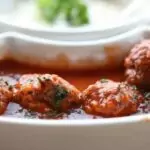 Кюфтета с доматен сос