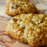 Овесени сладки със сусамов тахан, орехи и стафиди