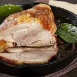 Печено свинско със зелеви листа