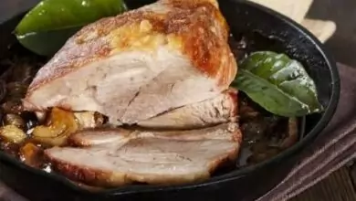 Печено свинско със зелеви листа