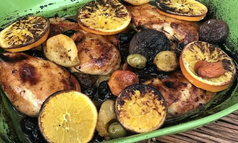 Пилешки гърди със сушени плодове