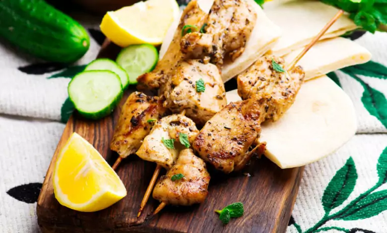 Пилешки шишчета с ядки и орехов сос