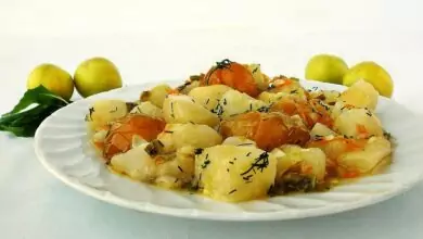 Яхния с тиквички и джанки