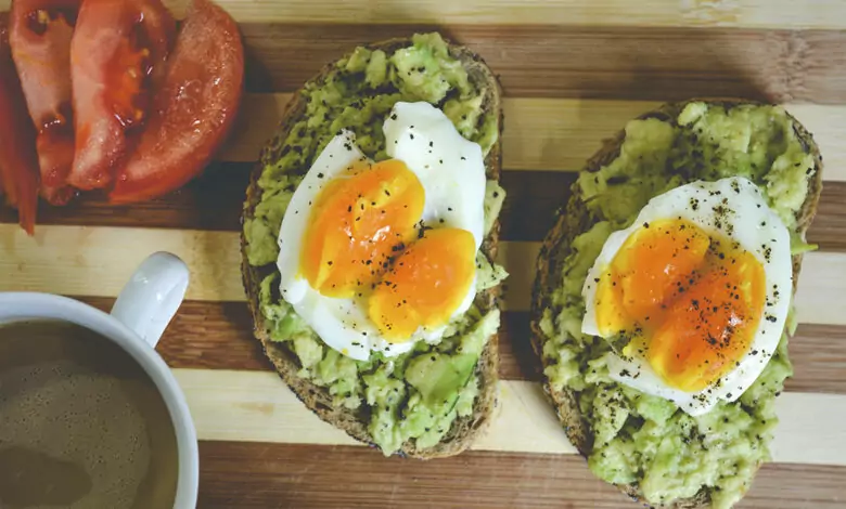 тост с авокадо