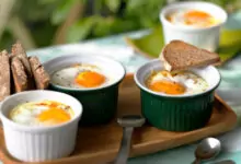 Запечени яйца със сирене във формички