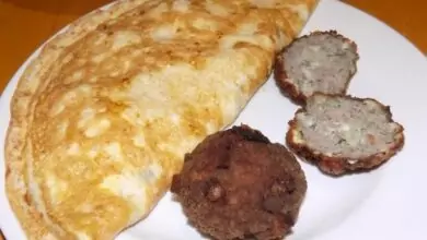 кюфтета с омлет