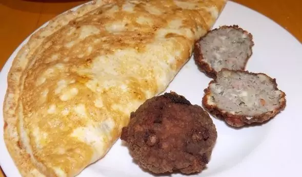 Кюфтета с омлет