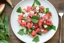 Салата със сирене фета, диня, рукола и мента