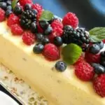 Семифредо с горски плодове